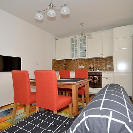 Apartman Mozartova Apartment Прага Екстериор снимка