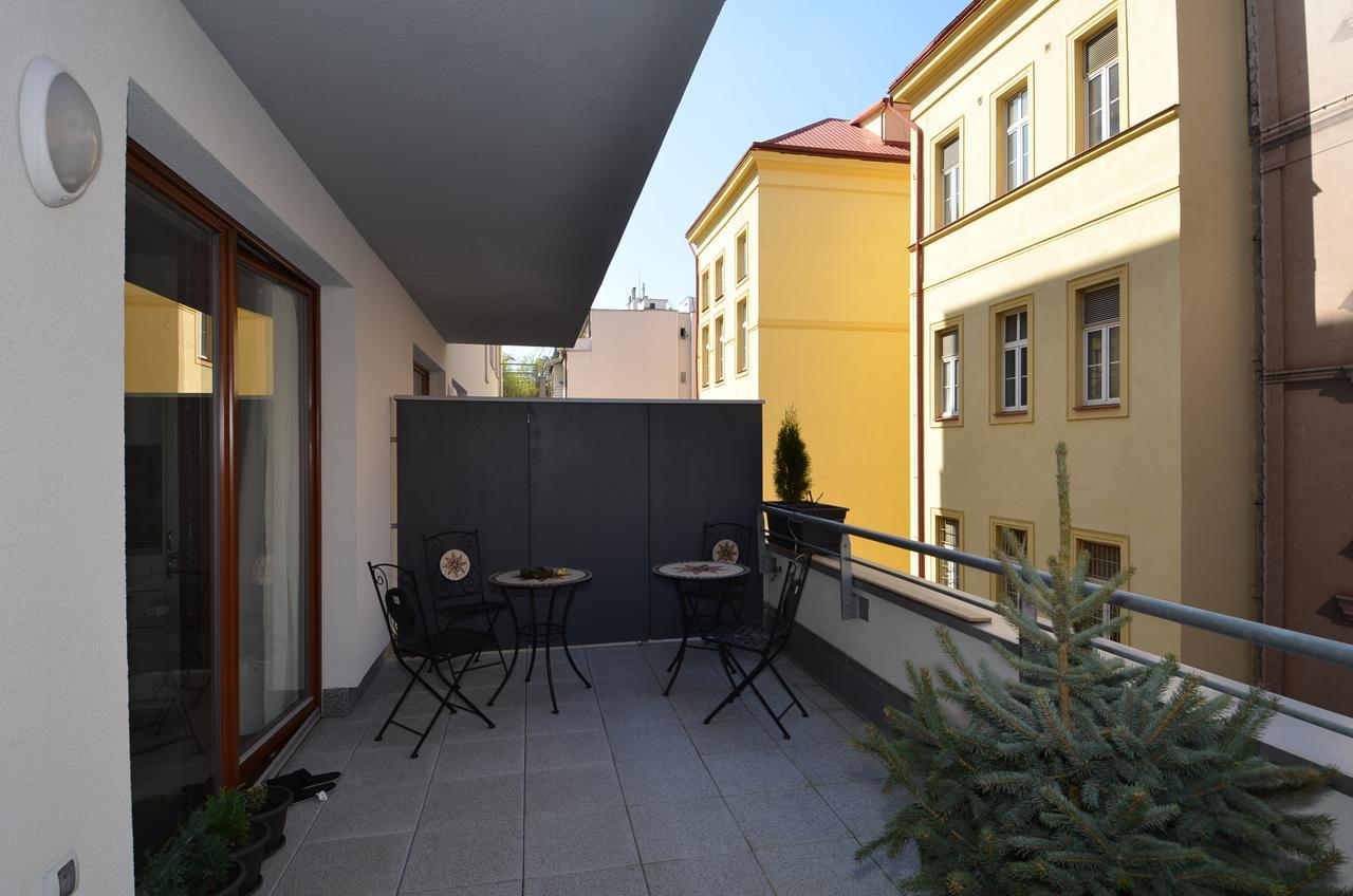 Apartman Mozartova Apartment Прага Екстериор снимка